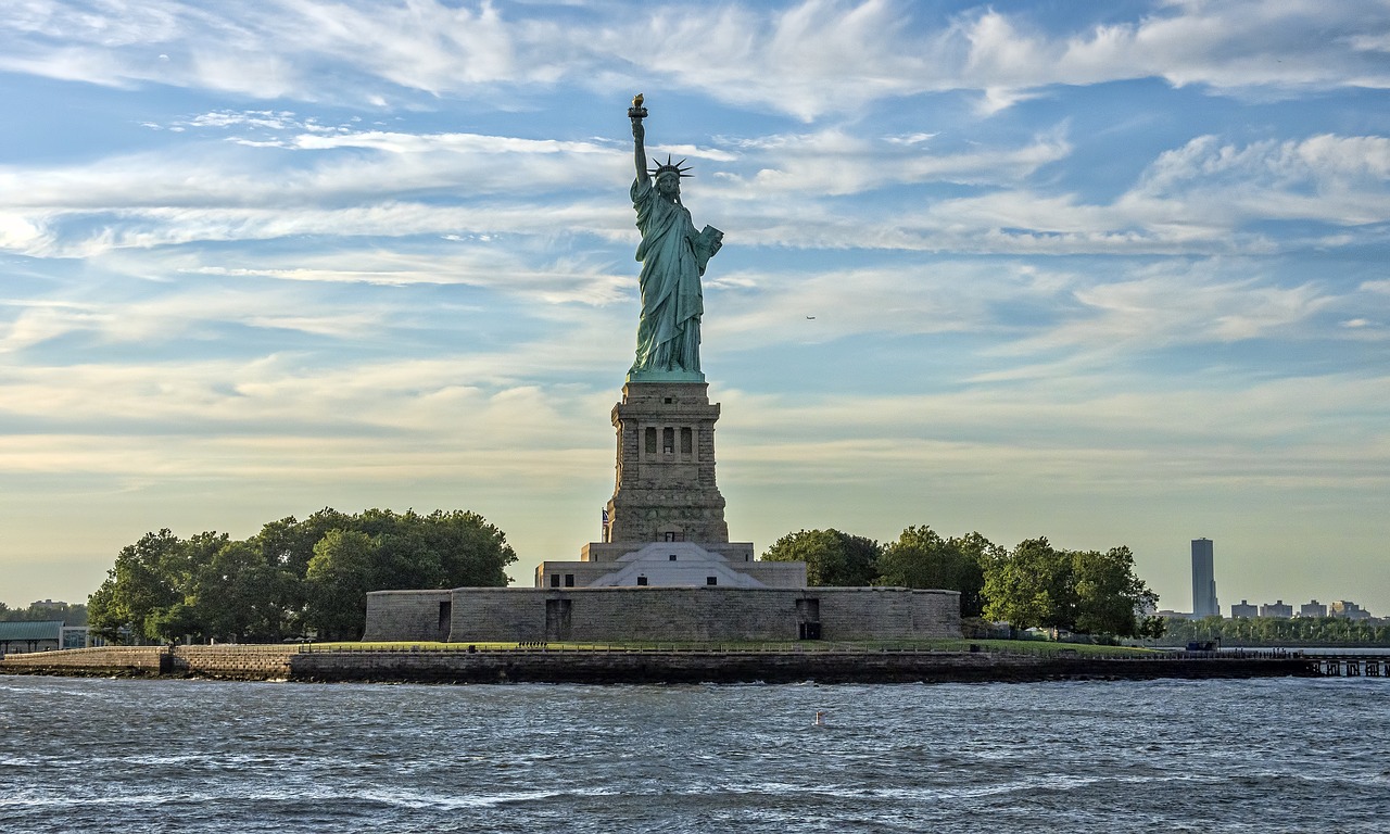 how to buy tickets for the statue of liberty